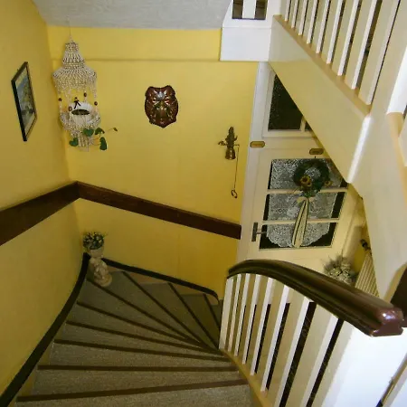 Pension Central 巴特施泰本